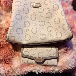 GUESS Logo Pattern Cream and Gray Shoulder Bag Set